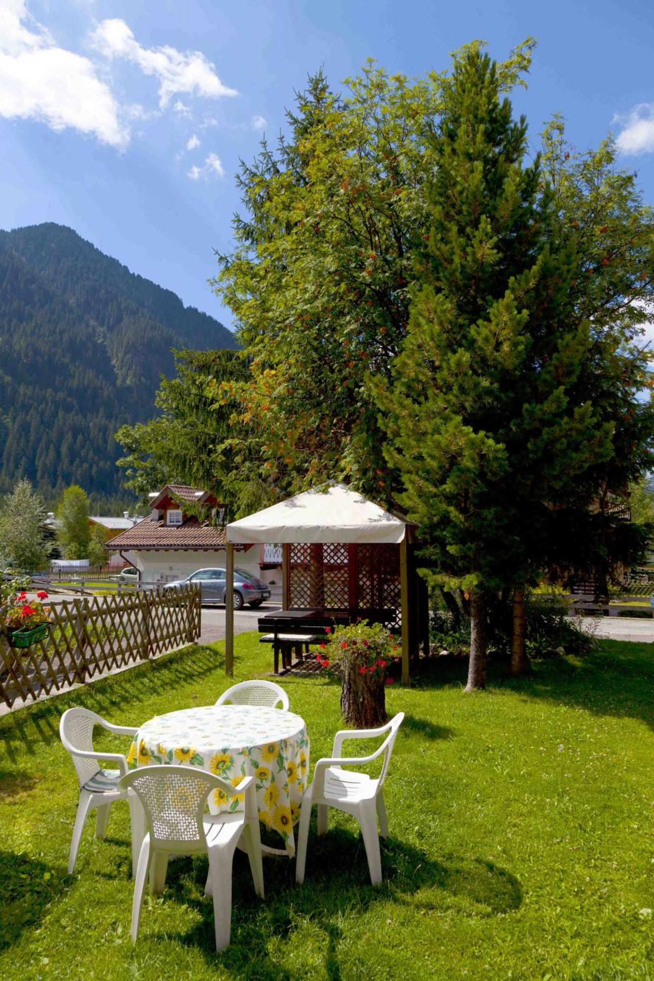 Hotel Garni Tyrolia Campitello di Fassa Zewnętrze zdjęcie