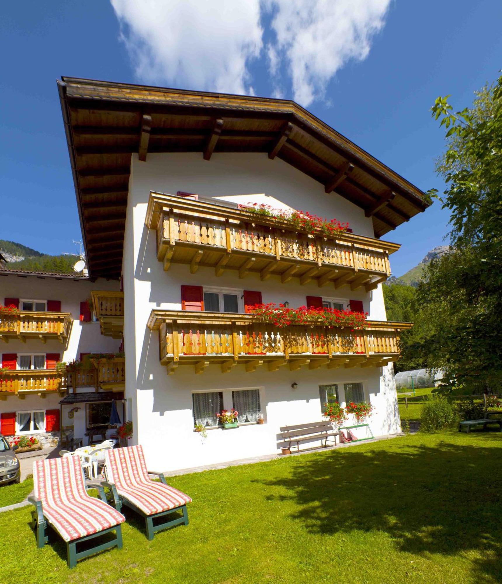 Hotel Garni Tyrolia Campitello di Fassa Zewnętrze zdjęcie