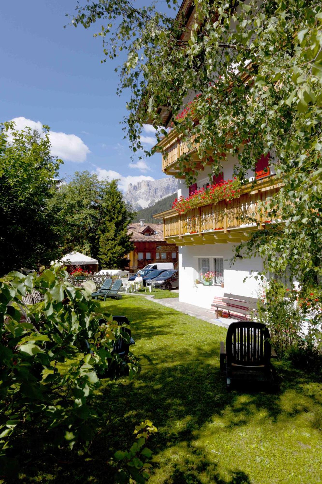 Hotel Garni Tyrolia Campitello di Fassa Zewnętrze zdjęcie