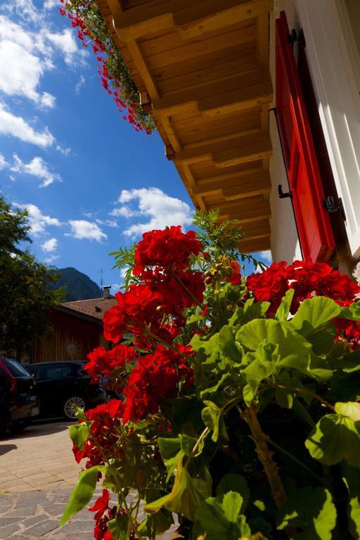 Hotel Garni Tyrolia Campitello di Fassa Zewnętrze zdjęcie
