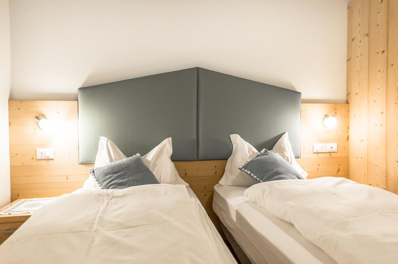 Hotel Garni Tyrolia Campitello di Fassa Zewnętrze zdjęcie