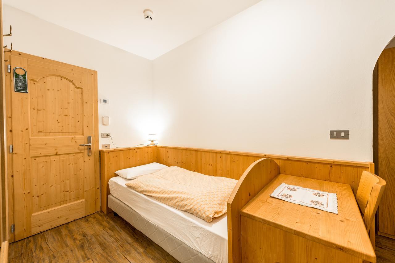 Hotel Garni Tyrolia Campitello di Fassa Zewnętrze zdjęcie