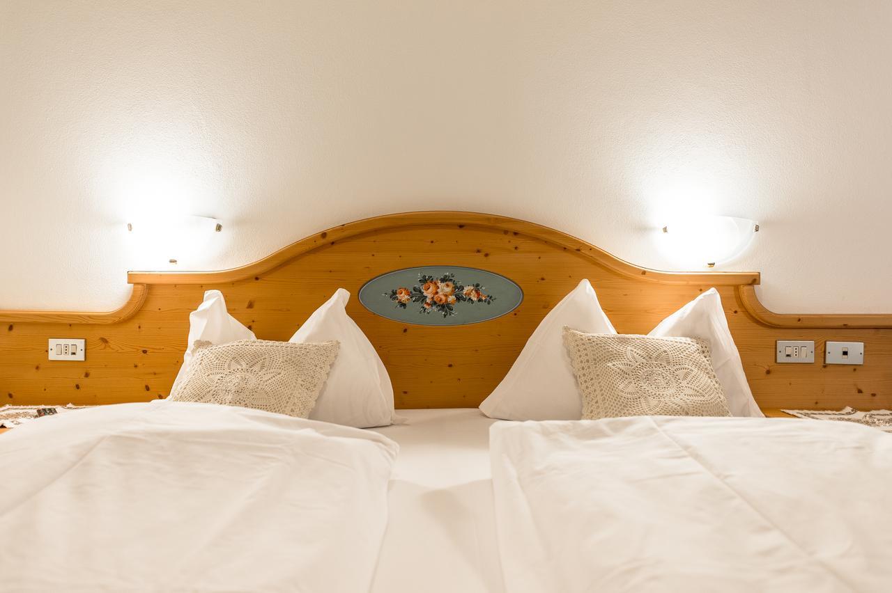Hotel Garni Tyrolia Campitello di Fassa Zewnętrze zdjęcie